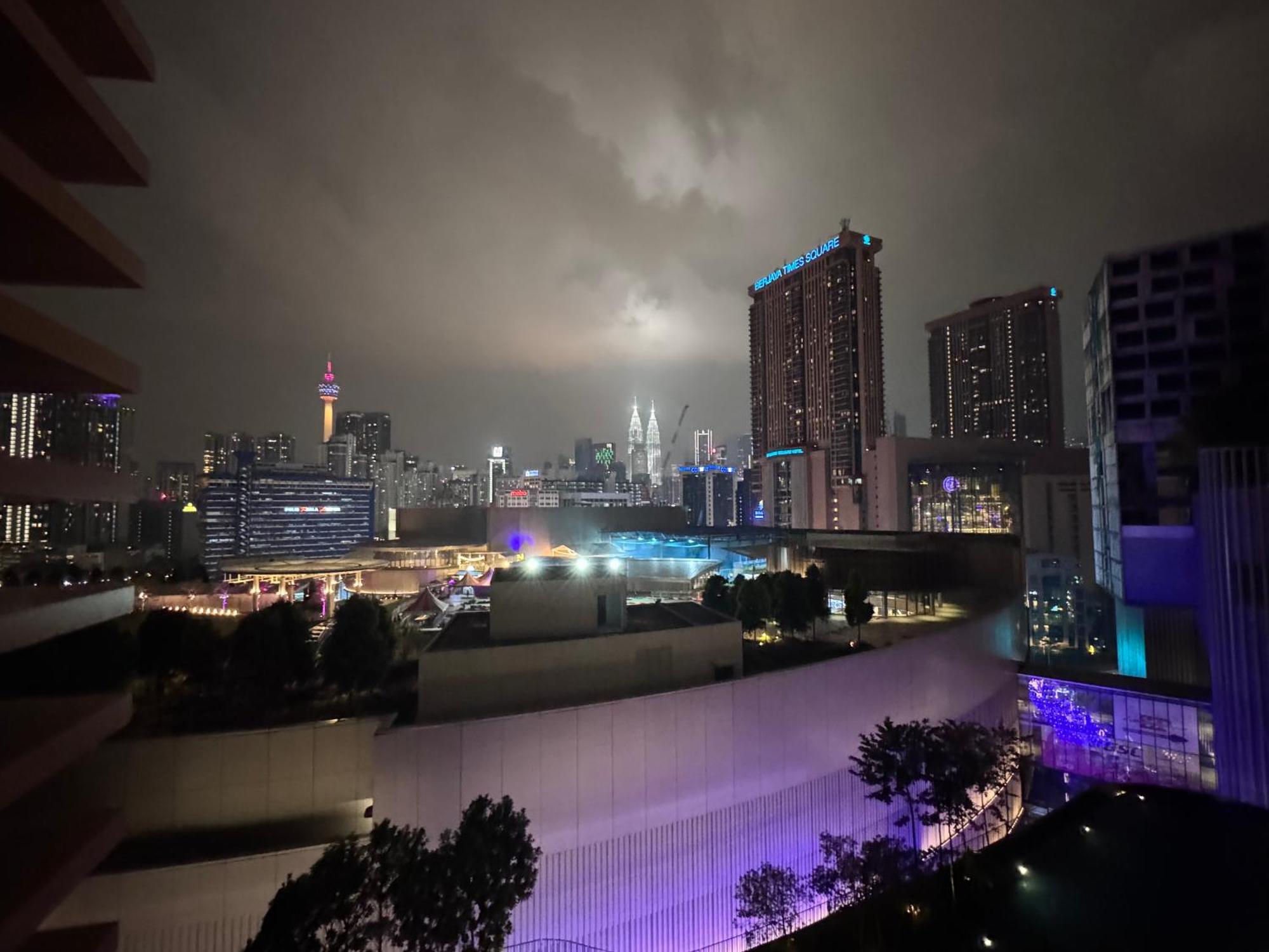 Infinity Pool Suite Bukit Bintang Lalaport Bbcc Kuala Lumpur Bagian luar foto