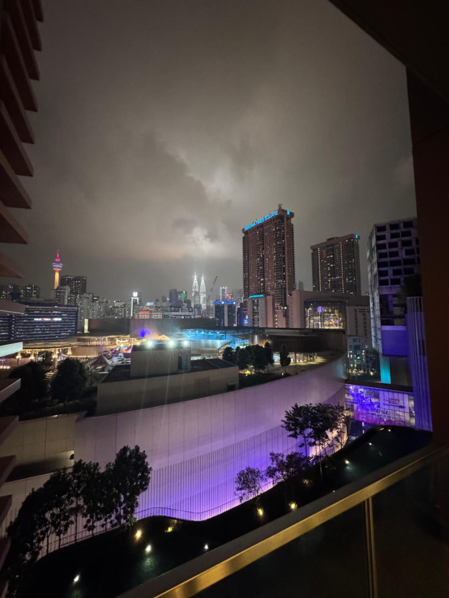 Infinity Pool Suite Bukit Bintang Lalaport Bbcc Kuala Lumpur Bagian luar foto